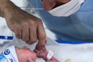 Cantor sertanejo Marlon anuncia nascimento do filho