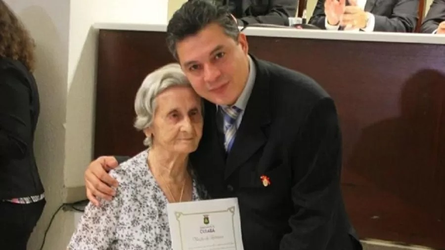Mãe de ex-deputado vence Covid-19 por duas antes antes de completar 100 anos
