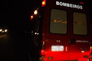 Colisão entre caminhonete e moto provoca incêndio e a morte de homem, na GO-222