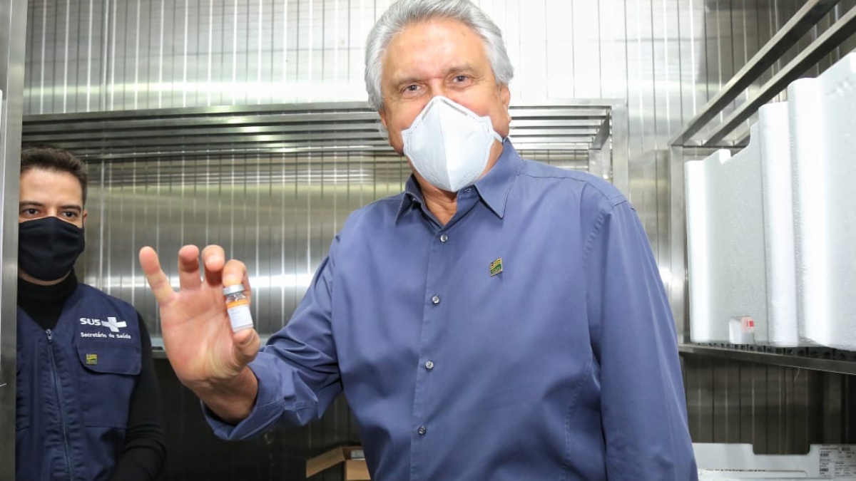 Goiás recebe 189 mil doses de vacinas para a 1ª dose, nesta madrugada