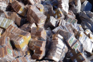 Polícia apreende 1,5 tonelada de rapadura imprópria para consumo, em Terezópolis