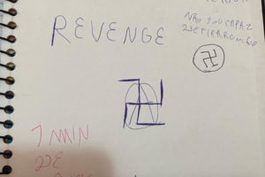 Caderno de jovem que planejava ataque a escola de Goiânia tinha símbolos nazistas (Foto: Polícia Civil)