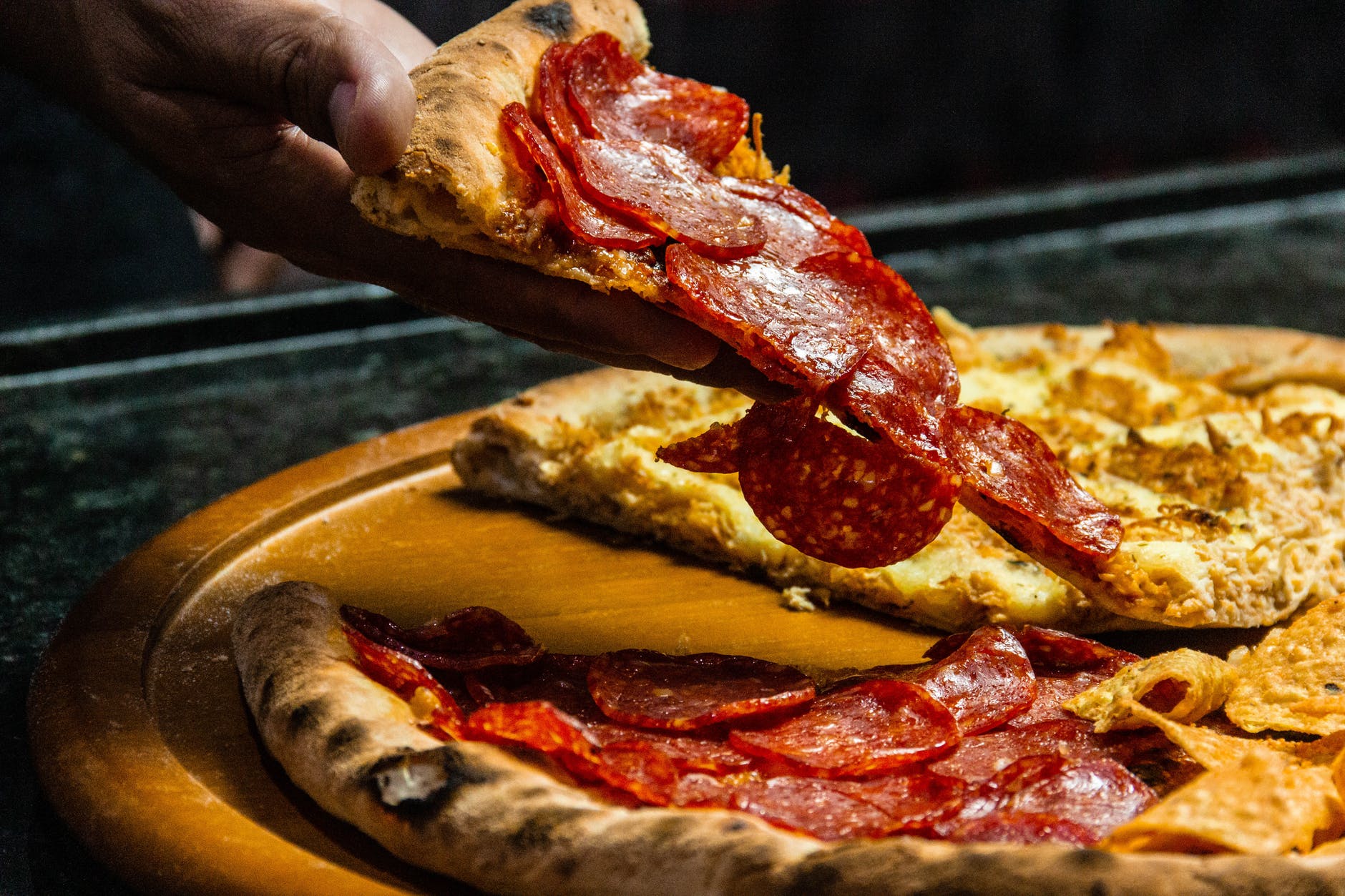 Delivery de pizza em Aparecida de Goiânia: boas opções pra conhecer