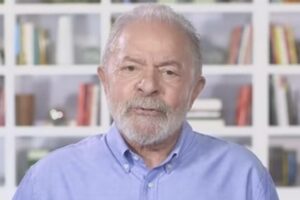 Em ato de 1º de Maio, Lula diz que vai 'construir o país de novo'