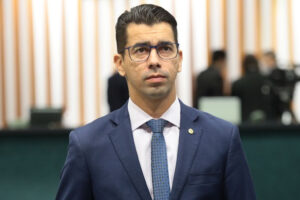 MP pede cumprimento da cassação do deputado Vinícius Cirqueira