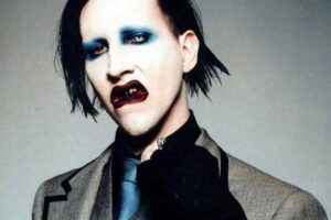 Marilyn Manson se entrega para a polícia após mais de um mês foragido