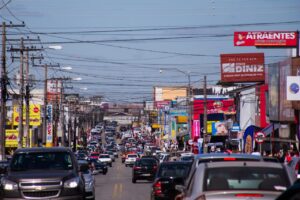 Avenida Igualdade, no Setor Garavelo é um dos centros comerciais mais pujantes em Aparecida (Foto: Jucimar de Sousa/MaisGoiás)