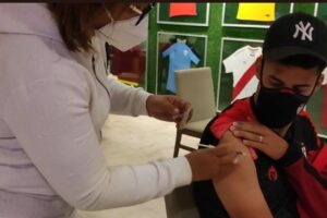 Atlético Goianiense se vacina contra covid-19 / Reprodução: Twitter @ACGOficial