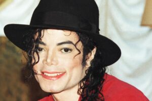 Michael Jackson está vivo lene sensitiva Michael Jackson está vivo? Previsão sobre volta do cantor gera memes