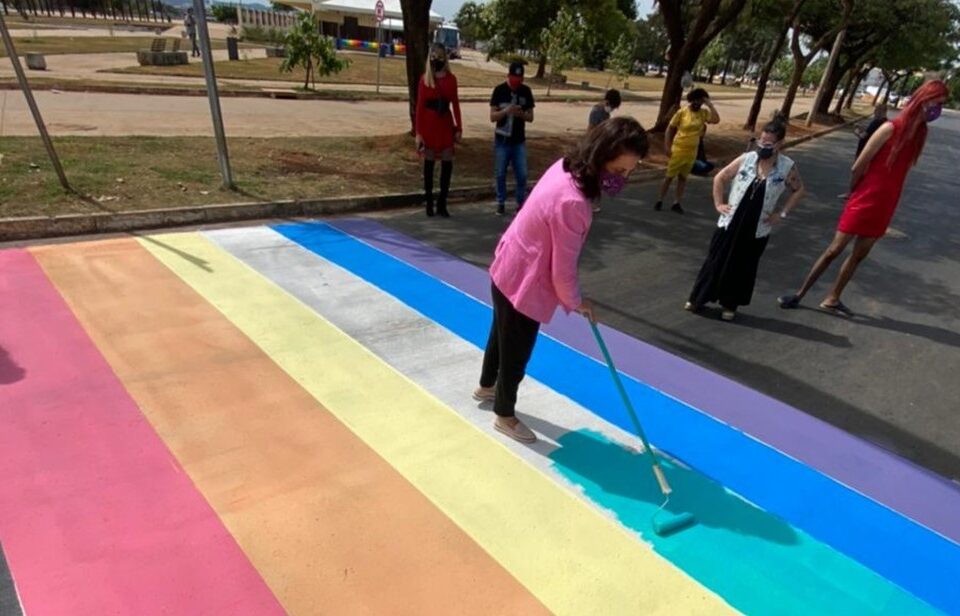 Justiça permite faixa de arco-íris, em Goiânia, durante o mês de maio