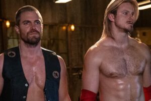 'Heels' ganha trailer com embate entre astros de 'Vikings' e 'Arrow'