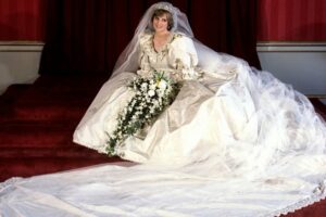 Vestido de noiva da princesa Diana ganha exposição aberta em Londres