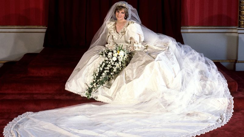 Vestido de noiva da princesa Diana ganha exposição aberta em Londres