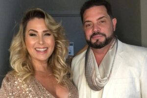 "Somos um casal hétero, cristão, tradicional...", disse ex-paquita. Andréa Sorvetão lamenta perda de seguidores após foto com Bolsonaro