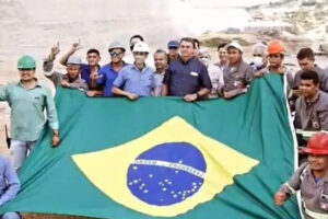 'Não é L de Lula, é arminha', diz trabalhador que posou para foto com Bolsonaro no Rio Grande do Norte