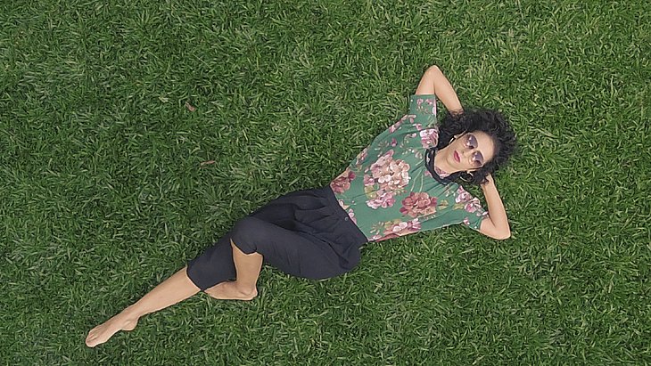 Marisa Monte lança 'Calma', canção feita em parceria com Chico Brown