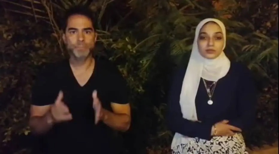 desculpas Médico preso por assédio no Egito publica 'pedido de desculpas' ao lado da vítima