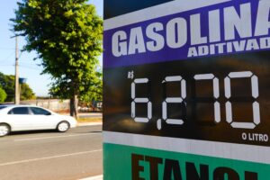 Motoristas reclamam do preço dos combustíveis em Goiânia. (Foto: Jucimar de Sousa/Mais Goiás)