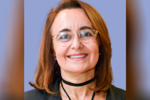 Sandramara Chaves é eleita reitora da UFG