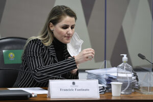 Francieli Fantinato em depoimento à CPI da Covid (Foto: Agência Senado)