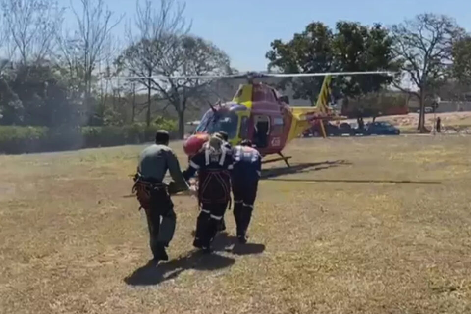 Menino de 3 anos é resgatado de helicóptero após ser atropelado em Senador Canedo