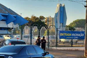 Anápolis tem apena um ponto de vacinação para primeira dose nesta terça (13) (Foto: Rúbens Júnior/Mais Goiás)