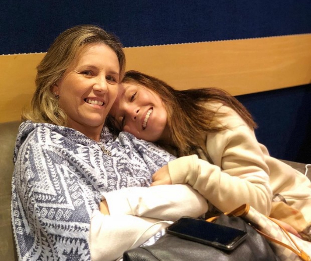 Mãe De Larissa Manoela Para De Seguir A Filha Nas Redes Sociais Mais Goiás