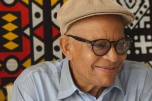 Intelectual negro Nei Lopes recebe título de Doutor Honoris Causa da UFRJ