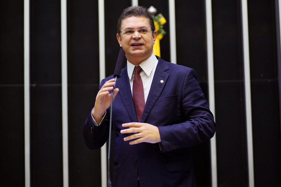 Sóstenes Cavalcante quer a revisão do Estatuto da Criança e do Adolescente