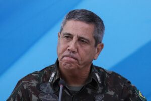 Comissão da Câmara convoca Braga Netto para explicar suposta ameaça às eleições