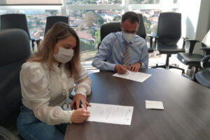 Receita doa 3 mil máscaras contra Covid para população carente de Iporá