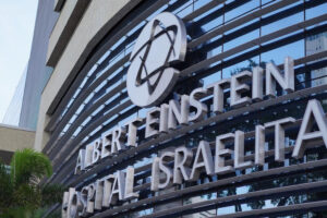Hospital Israelita Albert Einstein celebra 50 anos e leva excelência a Goiânia