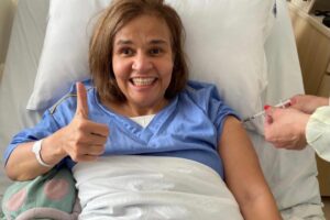 Claudia Rodrigues adianta segunda dose de vacina para continuar tratamento