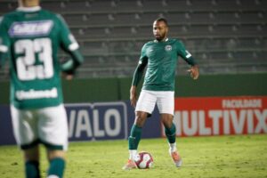 Reynaldo em jogo pelo Goiás