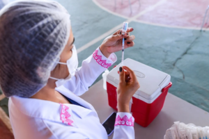 Projeto de Lei prevê suspensão de servidor que se recusar a tomar vacina contra Covid-19, em Goiânia