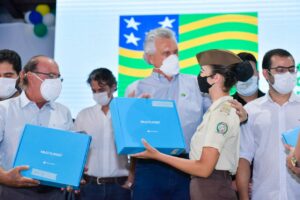 Governo de Goiás investiu R$ 144 milhões na aquisição dos equipamentos, que serão distribuídos aos alunos da 3ª série do Ensino Médio