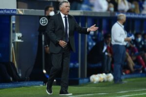 Carlo Ancelotti durante jogo pelo Real Madrid