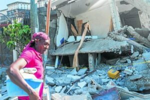 Destroços após terremoto no Haiti