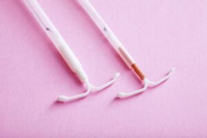 Planos de saúde obrigavam usuária a obter consentimento do cônjuge para uso do contraceptivo