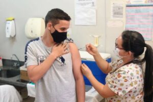 Goiânia bate recorde e aplica quase 30 mil doses da vacina contra a Covid-19 no sábado (21)