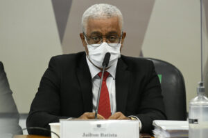 Jailton Batista relatou, em depoimento da CPI da Covid, o aumento de vendas do medicamento sem eficácia da Covid (Foto: Jefferson Rudy/Agência Senado)