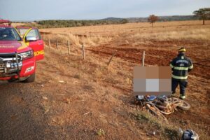 Um motociclista, de 32 anos, morreu em um acidente de trânsito na GO-210, entre Goiandira e Nova Aurora, no interior de Goiás.