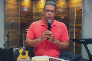 Pastor de Goiânia suspeito de crimes sexuais pede afastamento da igreja