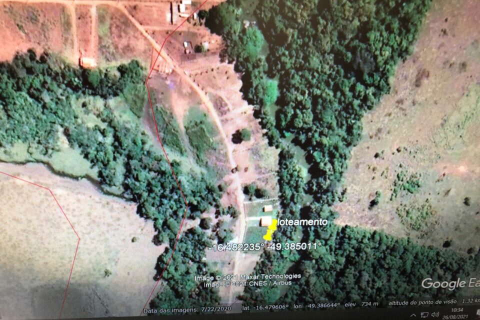 Imagem de satélite mostra área ocupada de forma irregular. Local fica ás margens do Rio Meia Ponte em três municípios
