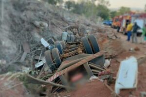 Acidente deixa motorista de caminhão morto na BR-194, em Portelândia