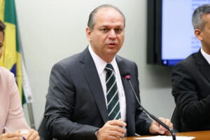 Barros respondeu sobre sua proximidade com a empresa Belcher, que é de Maringá, sua base eleitoral.