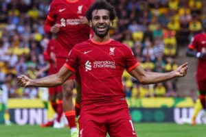 Salah comemora gol pelo Liverpool