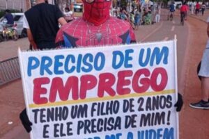 'Homem-Aranha de Anápolis' dormia em rodoviária após ser enganado com falso emprego