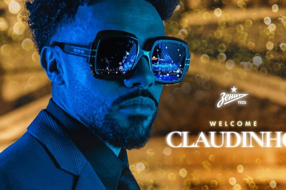 Claudinho caracterizado de The Weeknd