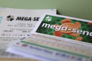 Ninguém acerta a Mega-Sena e prêmio acumula em R$ 38 milhões